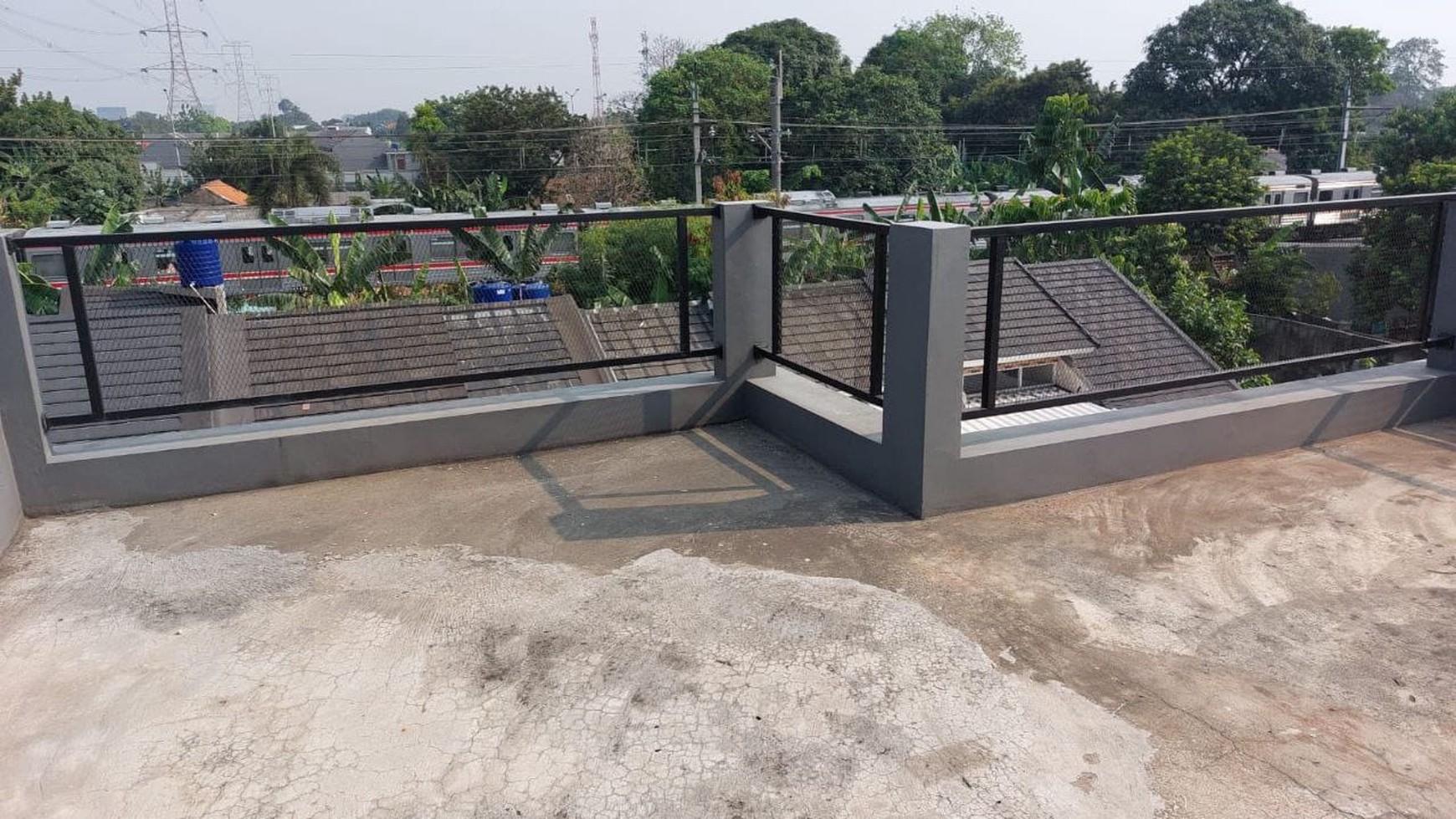 Rumah 2 Lantai Siap Huni dengan Rooftop Yang Luas @Ciputat