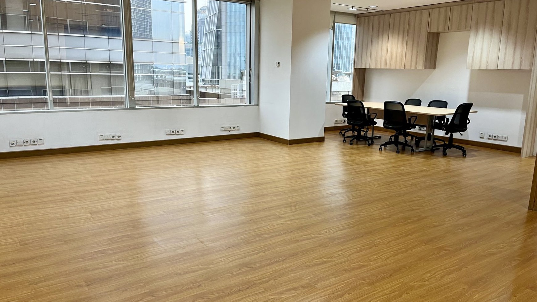 For Rent Office Space at Menara Sudirman, South Jakarta