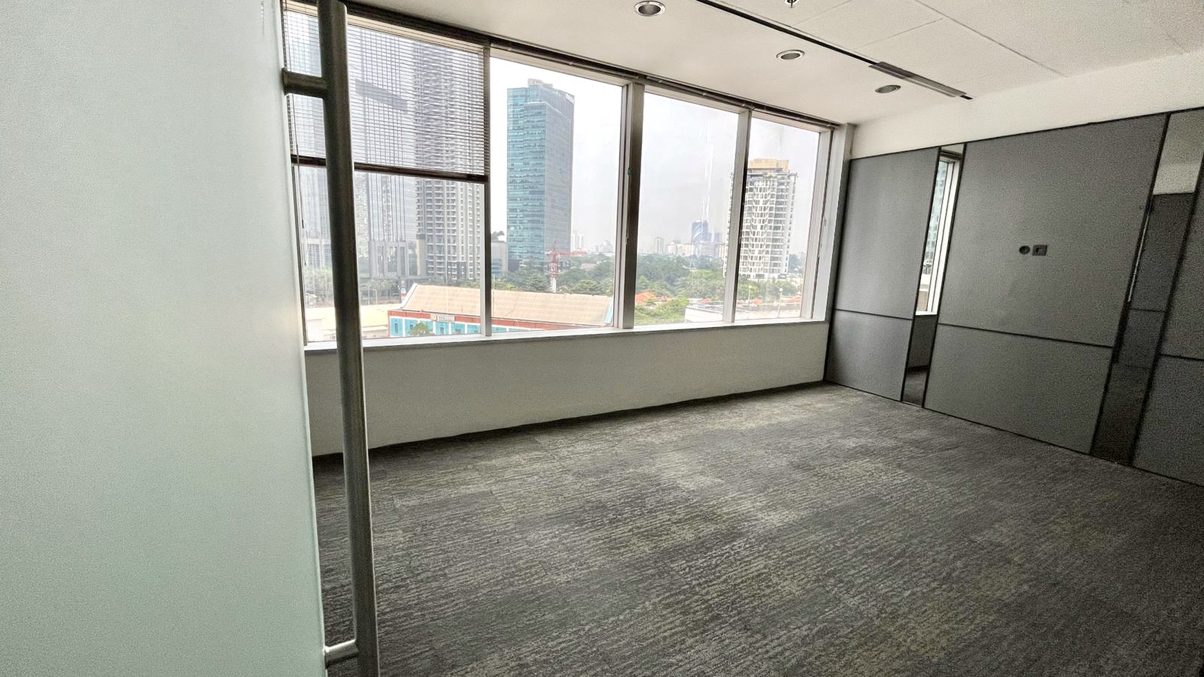 For Rent Office Space at Menara Sudirman, South Jakarta