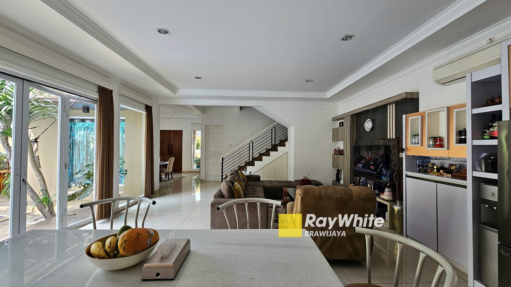 Open Concept House di Ampera Kemang, Jaksel, Private Pool, Garasi 6 mobil