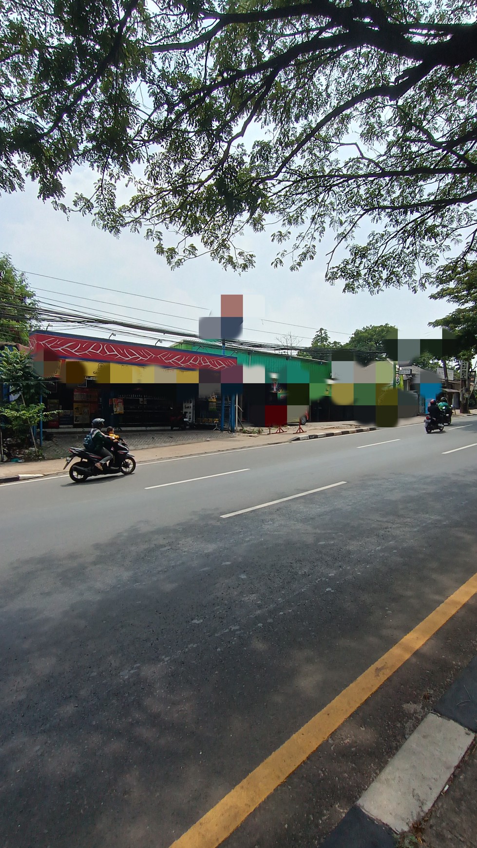 Turun Harga Tanah Komersial lokasi terbaik dijalan Raya Alternatif Cibubur terletak di antara CBD dan kota wisata