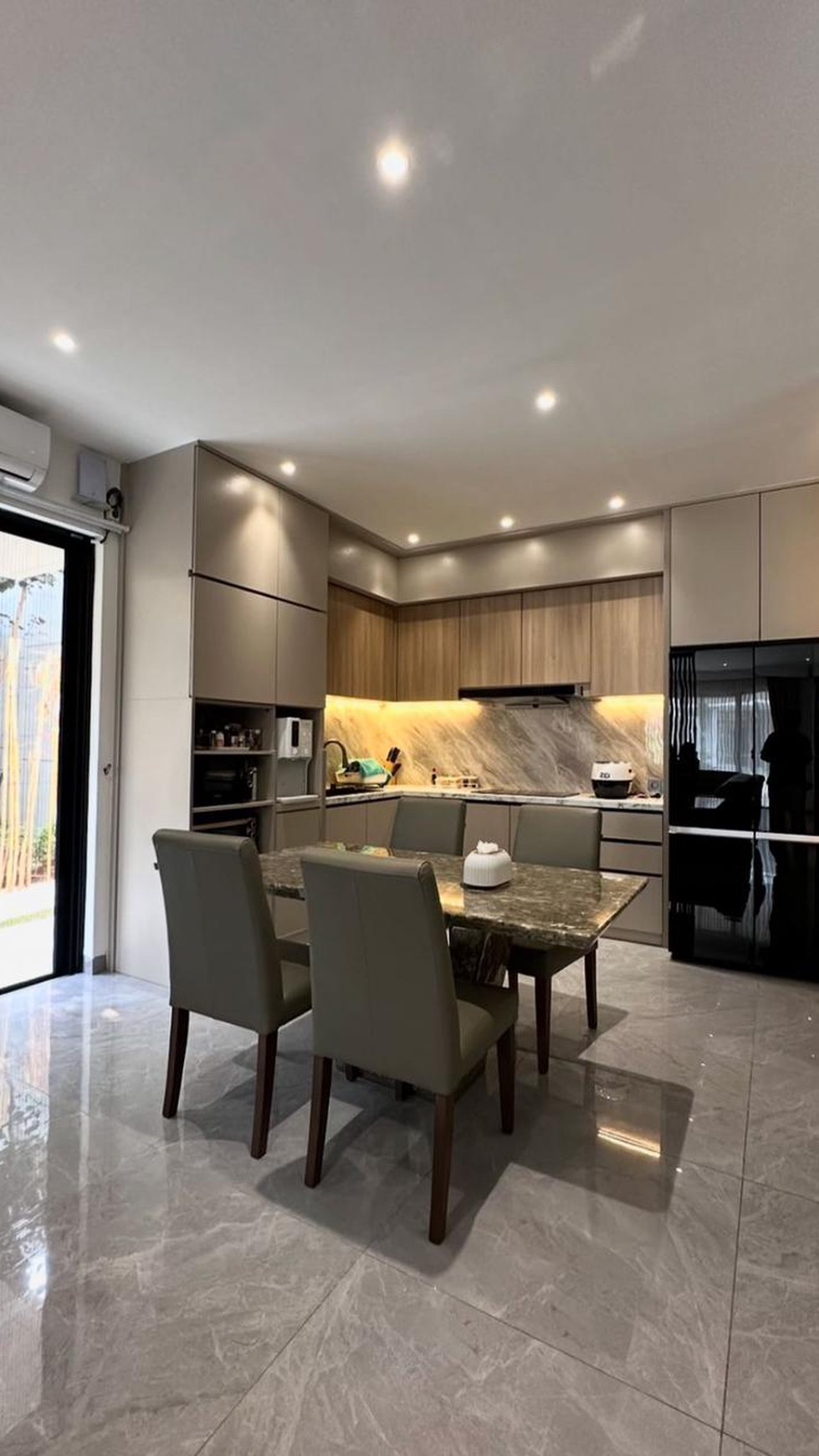 Rumah Hitung Tanah Area Cipete