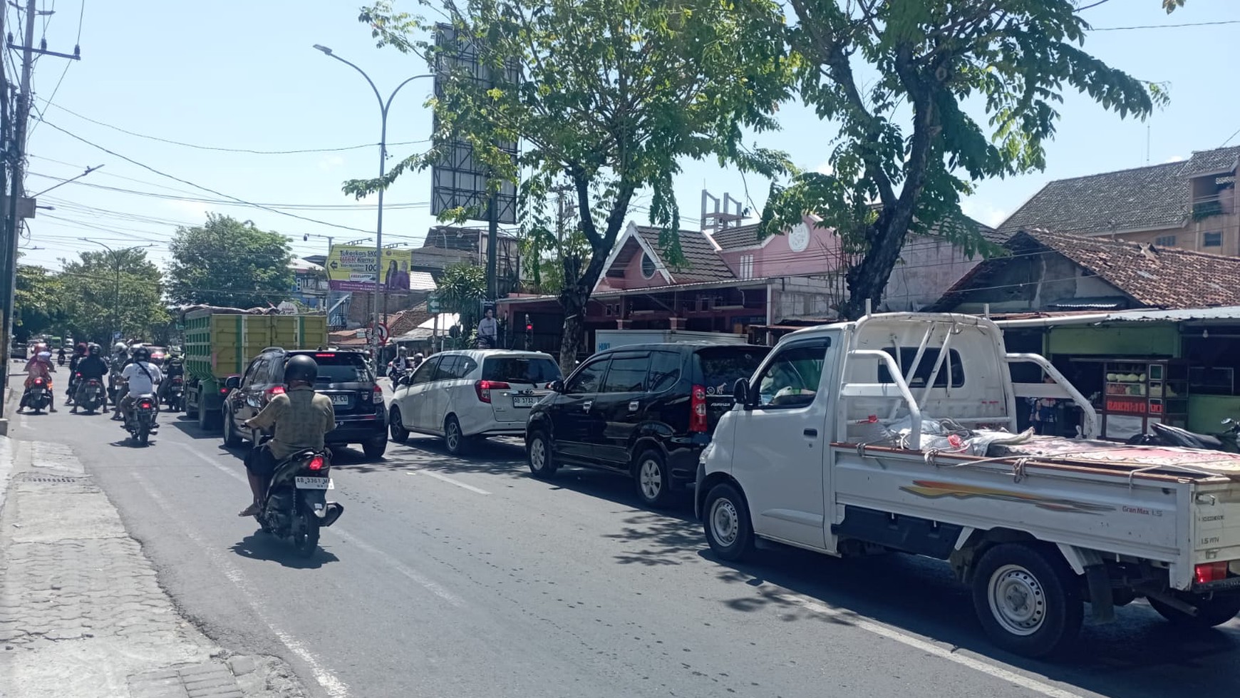 Tanah dan Bangunan Lantai Lokasi Strategis Dekat Hotel Tjokro Style, Umbulharjo, Yogyakarta