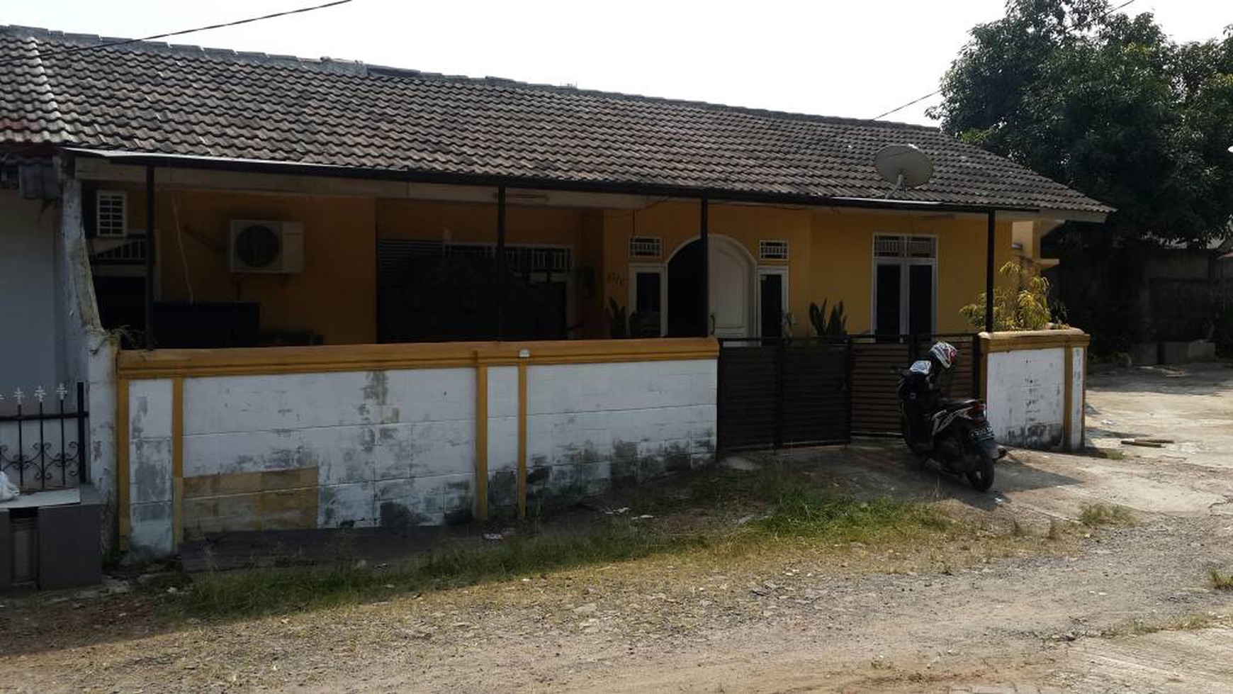 Di Jual Rumah Lama hitung tanah di Kompleks Bumi Pelita Kencana Pondok Cabe Pamulang Tangerang Selatan 