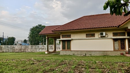 Rumah di kawasan komersil di jalan jamin ginting, medan, sumatra utara