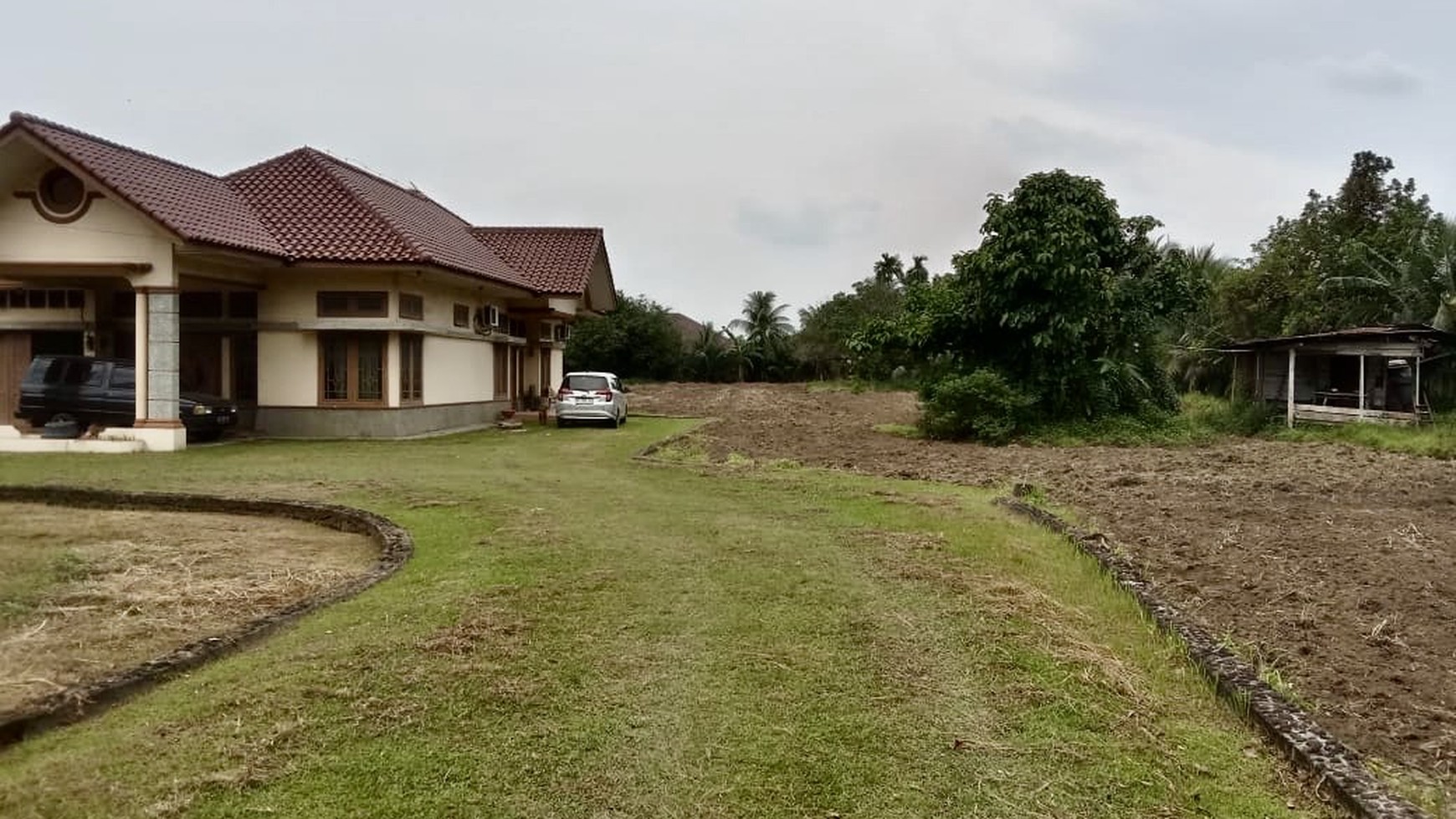 Rumah di kawasan komersil di jalan jamin ginting, medan, sumatra utara