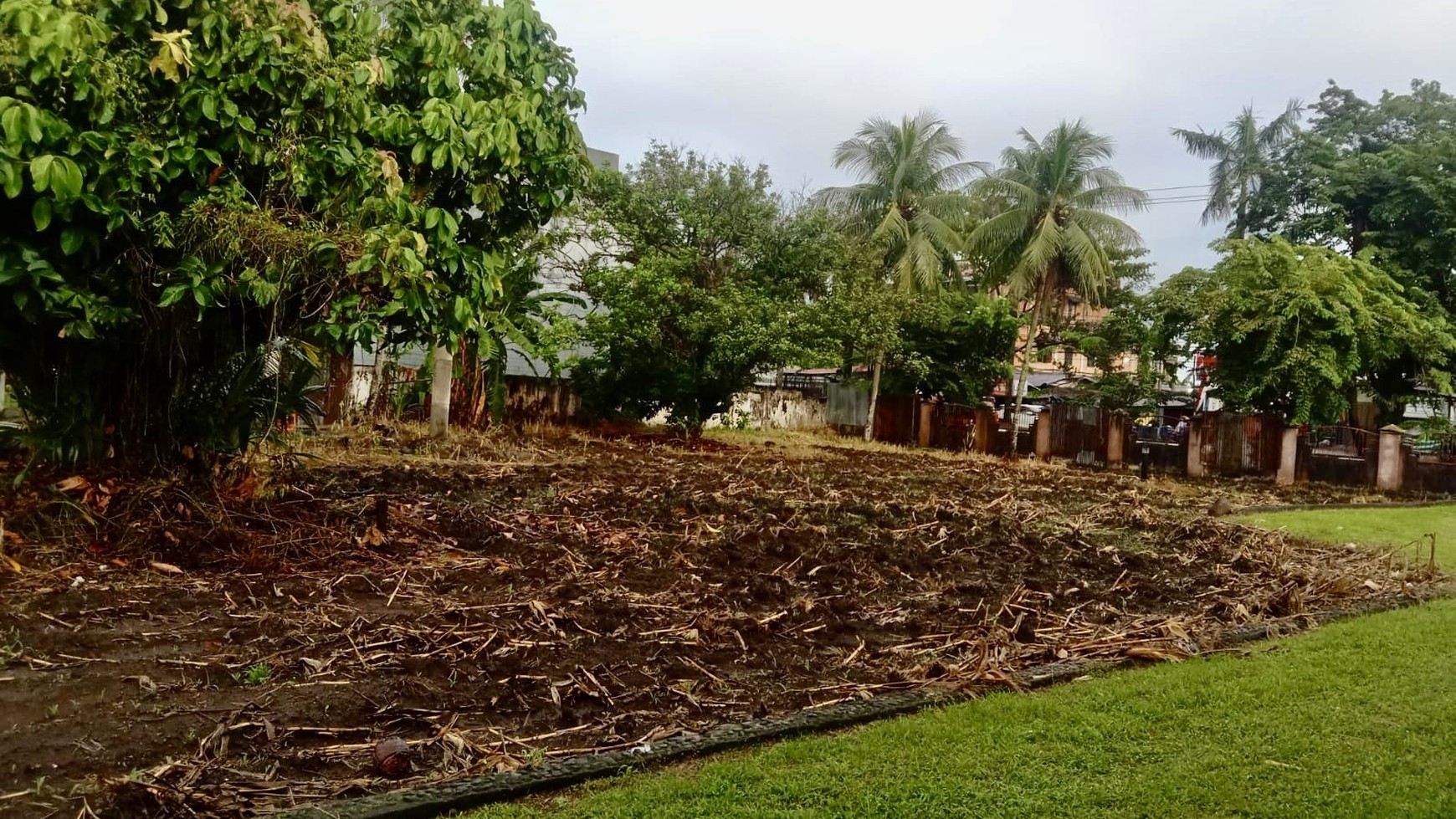 Rumah di kawasan komersil di jalan jamin ginting, medan, sumatra utara