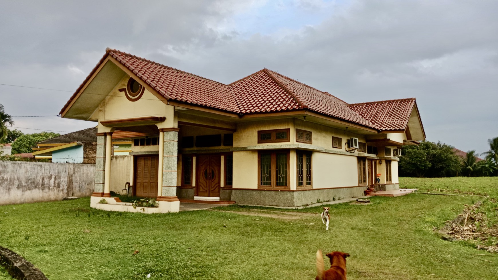 Rumah di kawasan komersil di jalan jamin ginting, medan, sumatra utara