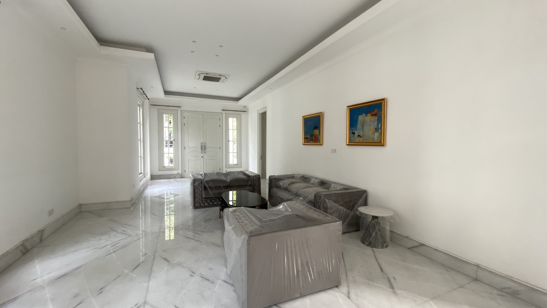 Beautiful brand new house in menteng area