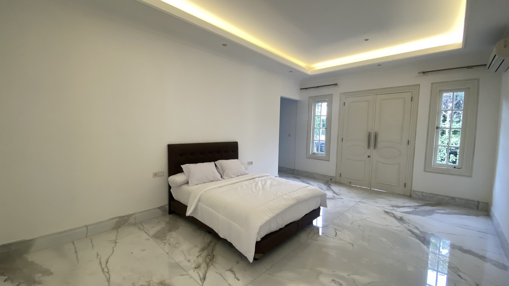 Beautiful brand new house in menteng area