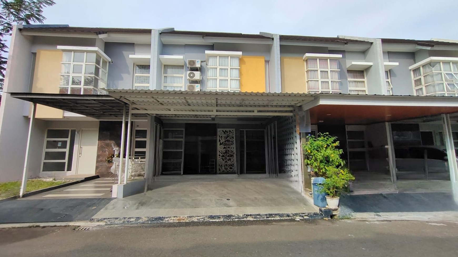 Rumah 2 Lantai Cluster Monte Farella Grand Wisata Bekasi