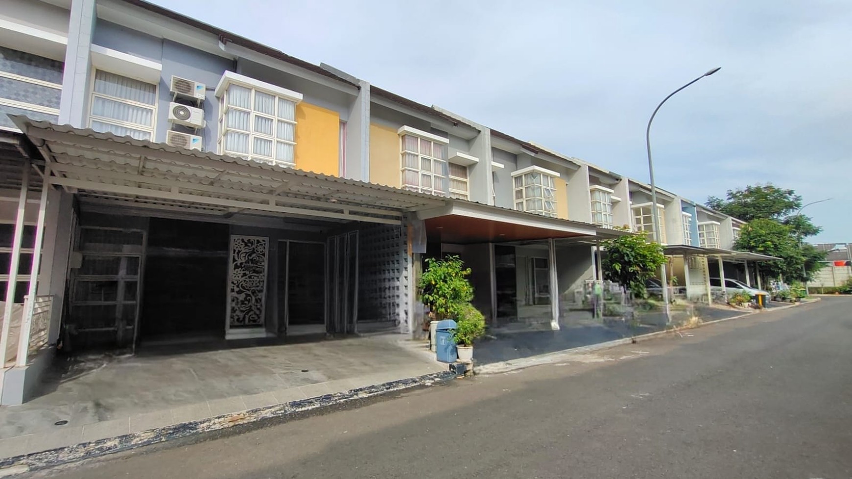 Rumah 2 Lantai Cluster Monte Farella Grand Wisata Bekasi