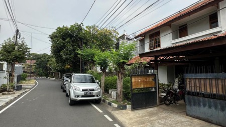  Rumah 2 lantai dalam komplek di Pejompongan Bendungan Hilir JakPus