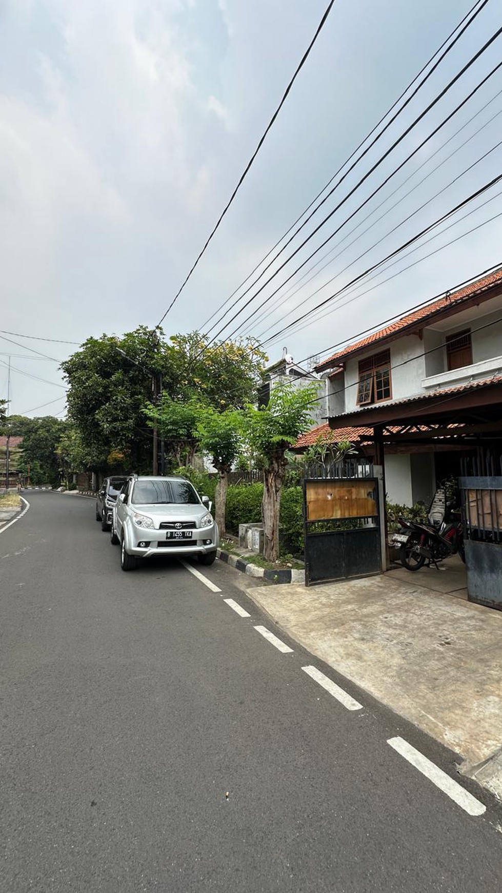  Rumah 2 lantai dalam komplek di Pejompongan Bendungan Hilir JakPus