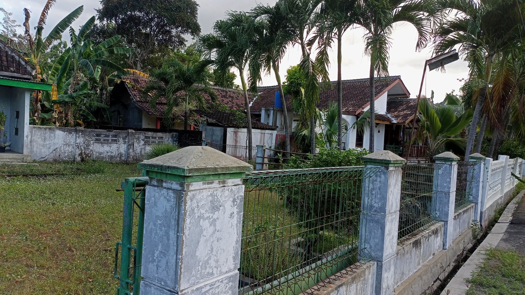 Tanah Bonus Bangunan Lokasi Dekat Stasiun Walikukun Ngawi Jawa Timur 