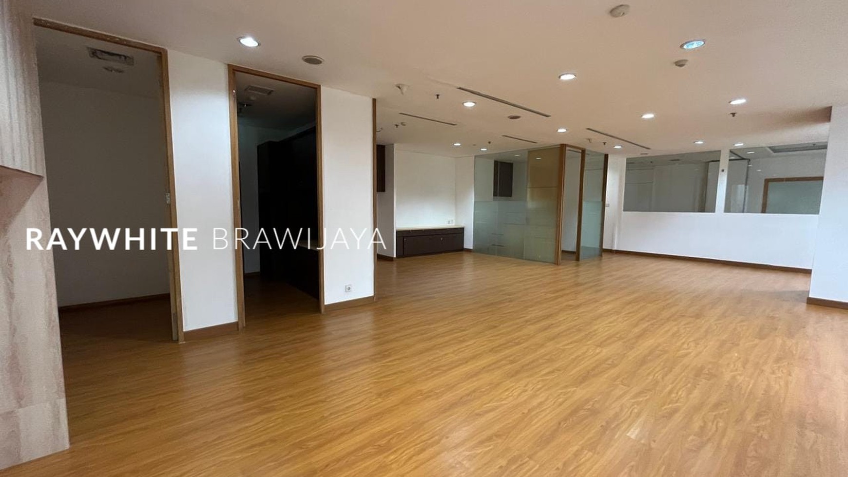 For Rent Office Space Semi furnished Menara sudirman 