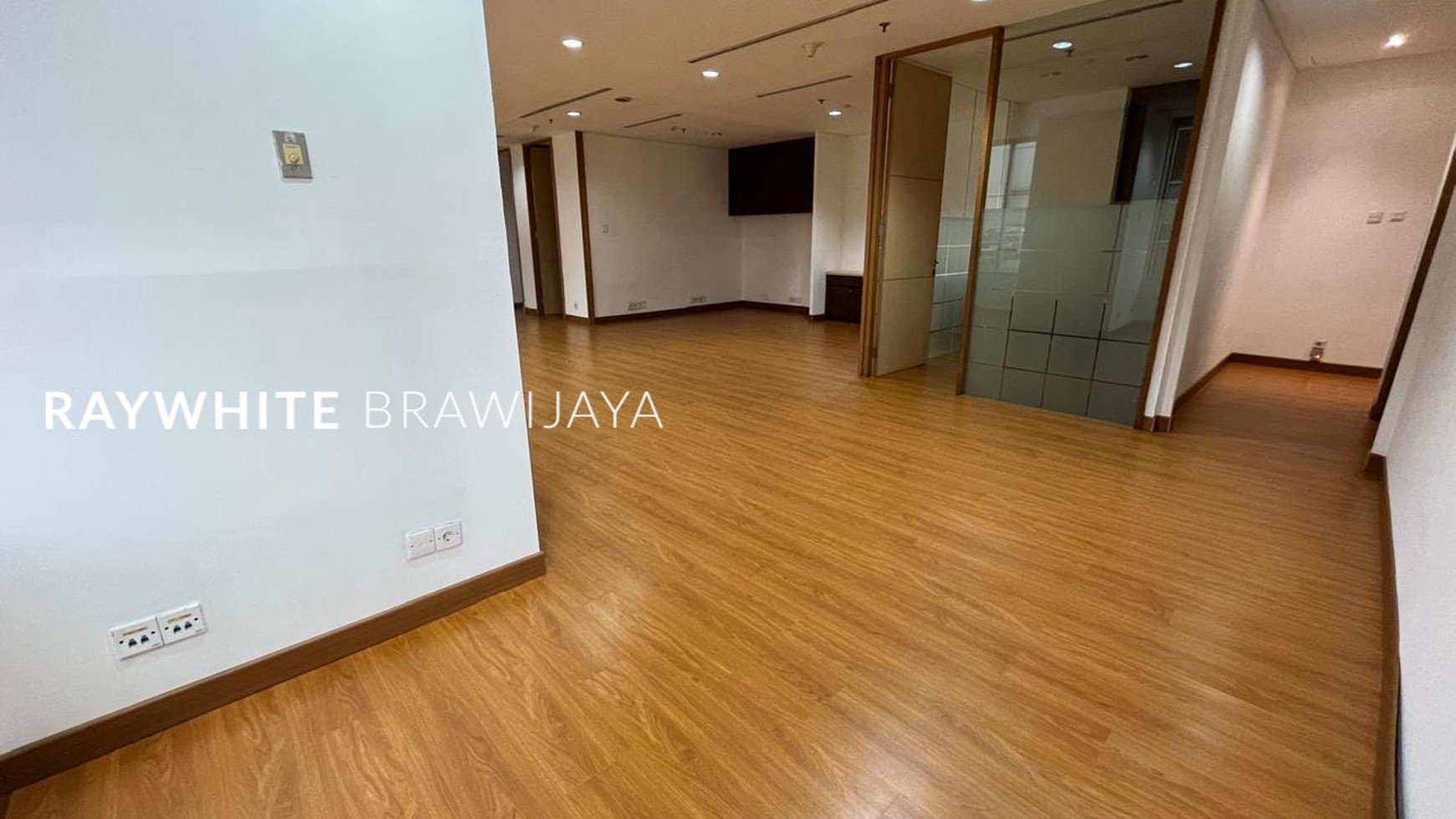 For Rent Office Space Semi furnished Menara sudirman 