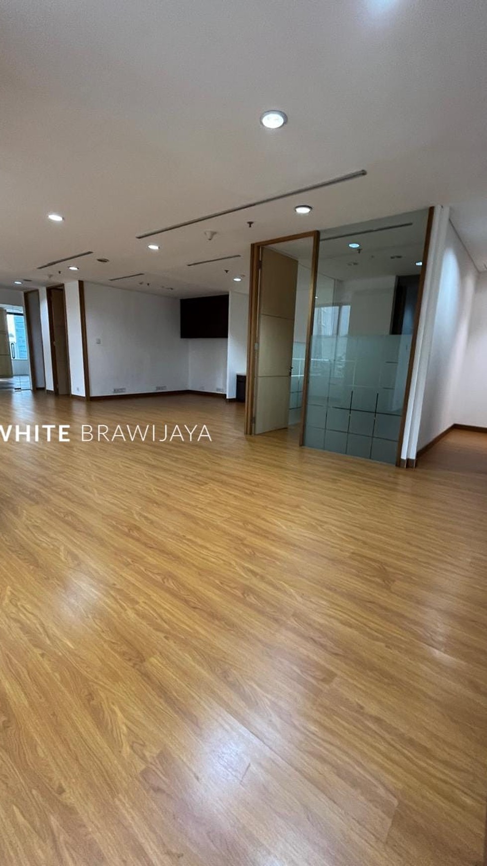 For Rent Office Space Semi furnished Menara sudirman 