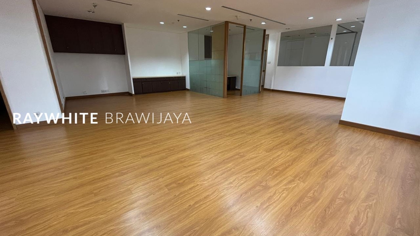 For Rent Office Space Semi furnished Menara sudirman 