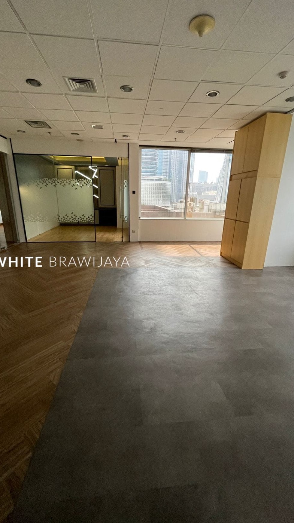 For Rent Office Space Semi furnished Menara sudirman 