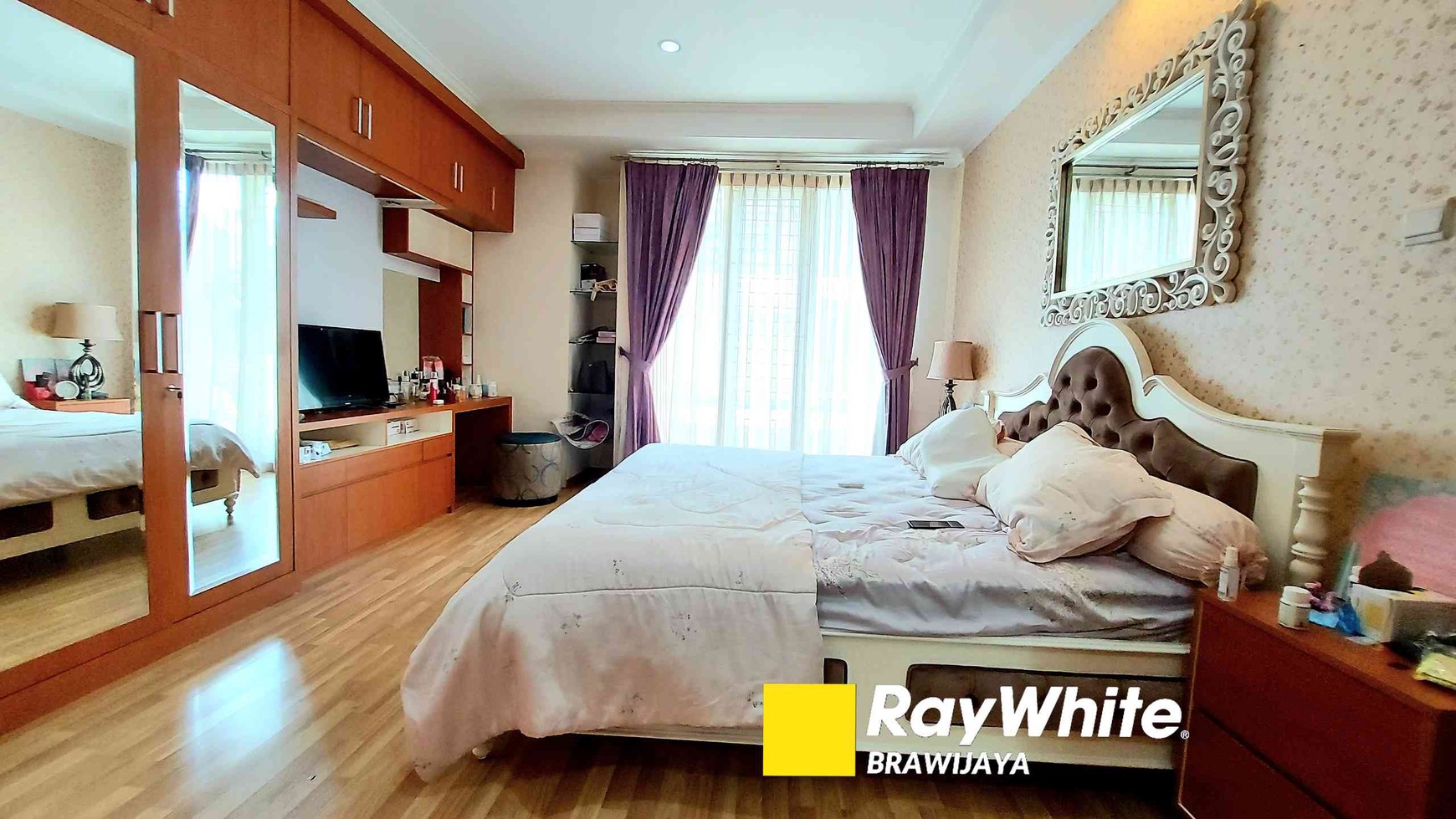 Townhouse di Kemang, Jakarta Selatan, Dalam Cluster, Private pool, siap huni