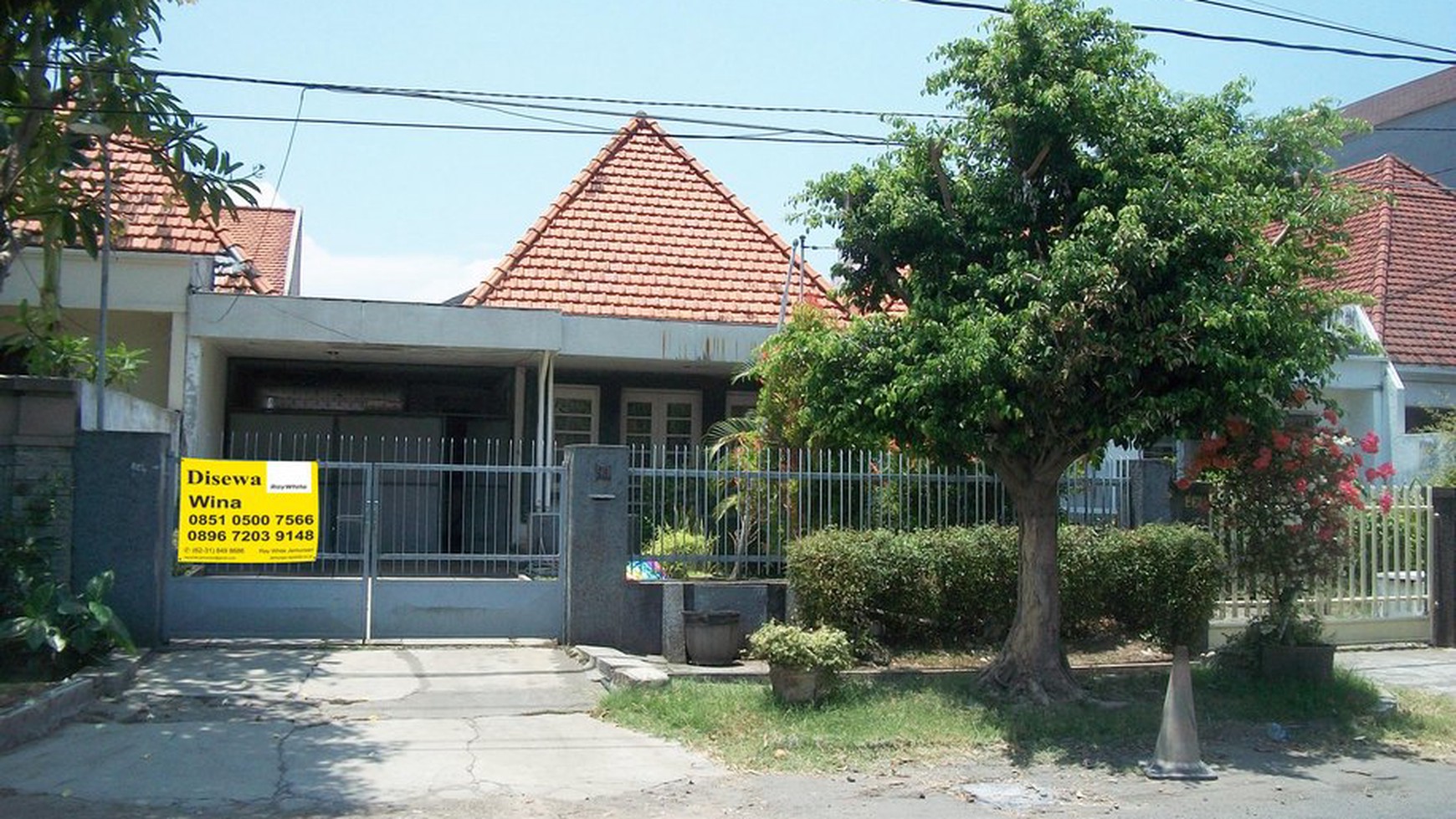 Rumah di Jl. Untung Suropati Surabaya Pusat, bisa untuk rumah tinggal/Kantor/Usaha - WNA -