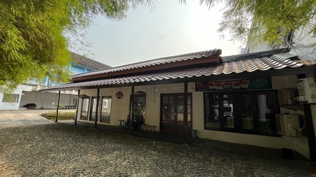 Rumah Lokasi Strategis Cocok Untuk Usaha Restauran atau Gallery di Kemang Timur