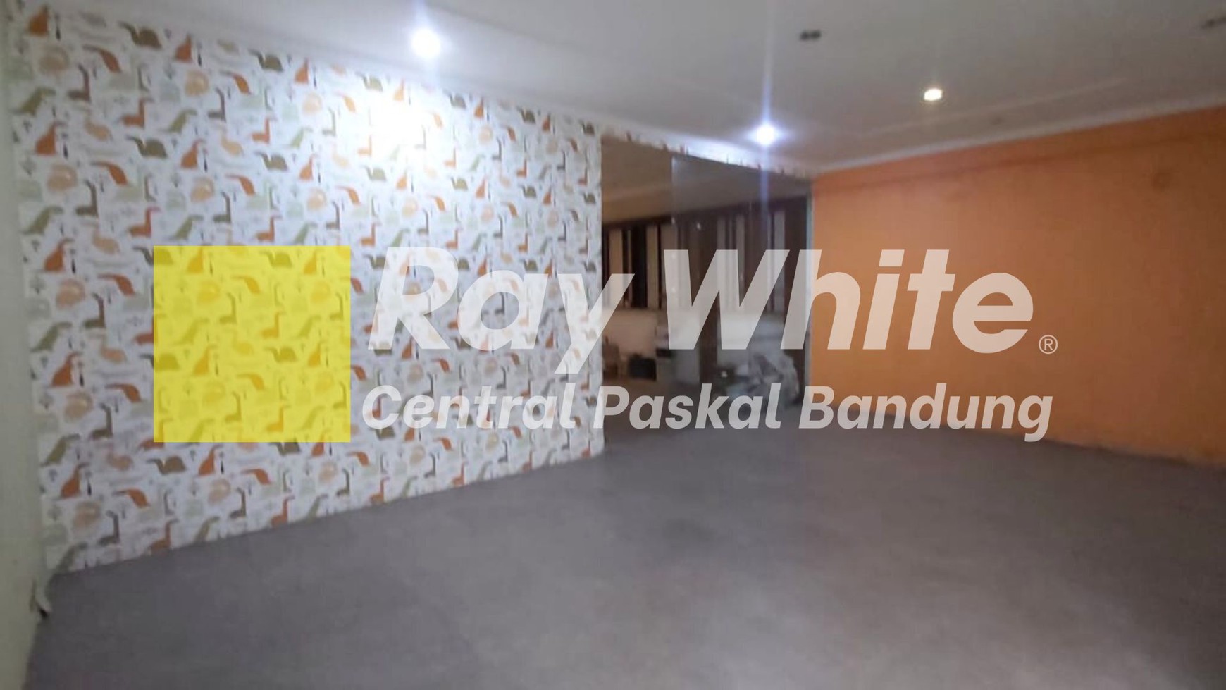 Rumah dan Ruang Usaha di Pusat Kota Bandung