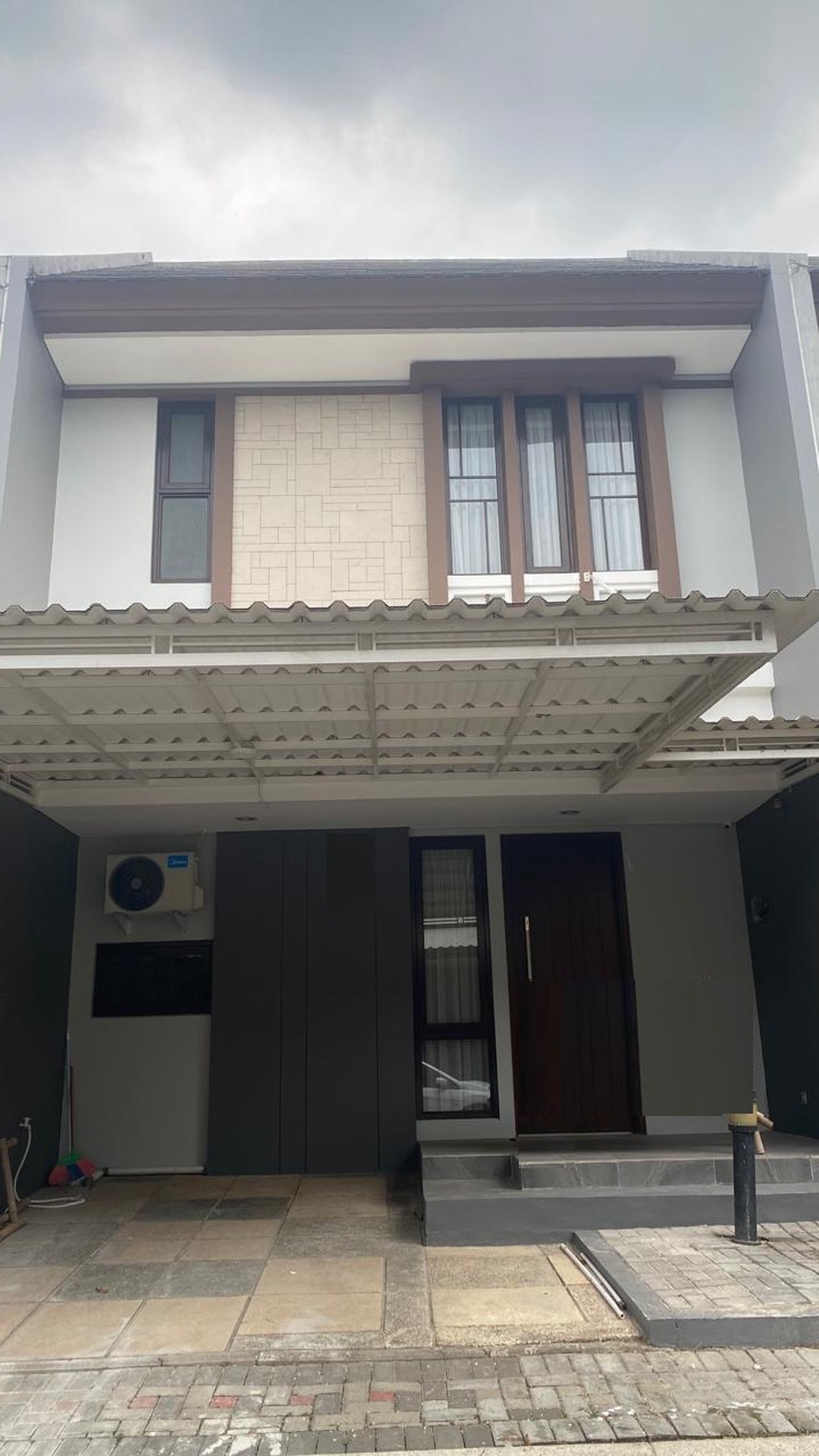 Rumah Minimalis siap hui di BSD