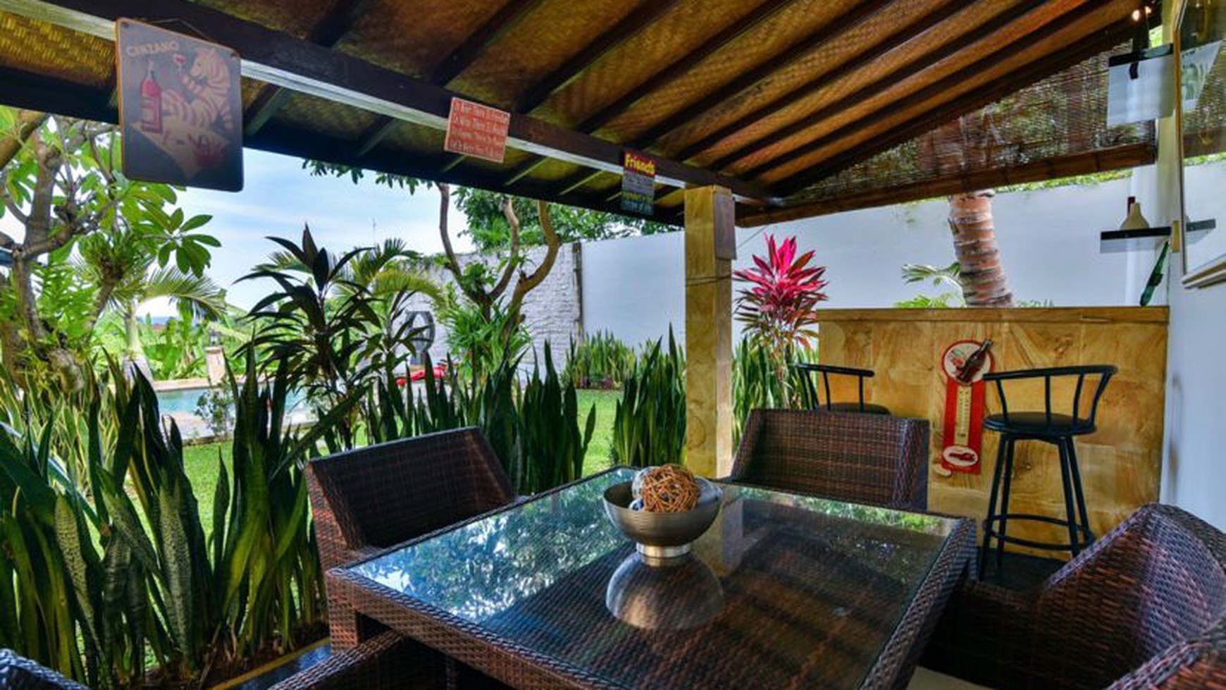 STUNNING BALINESE-STYLE VILLA IS IDEALLY SITUATED WITHIN WALKING DISTANCE TO THE BEACH AND LOVINA CENTER