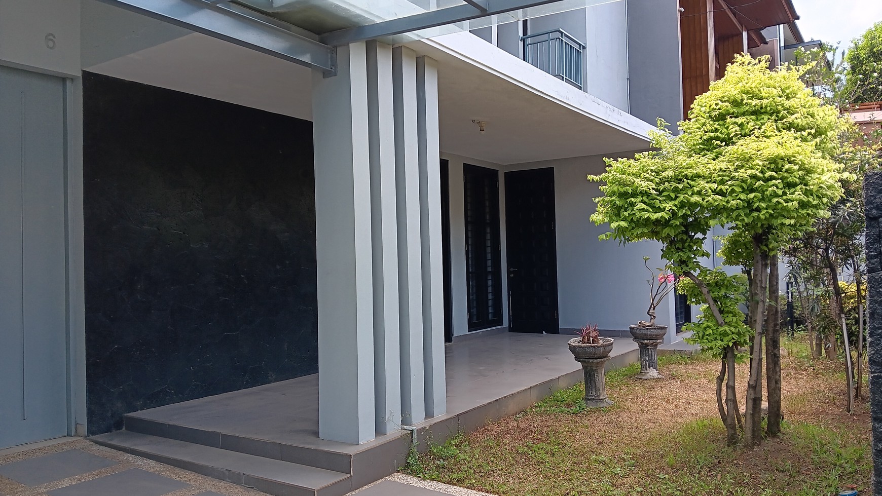 JUAL RUMAH 2 LANTAI FULL FURNISHED DI BATUNUNGGAL INDAH