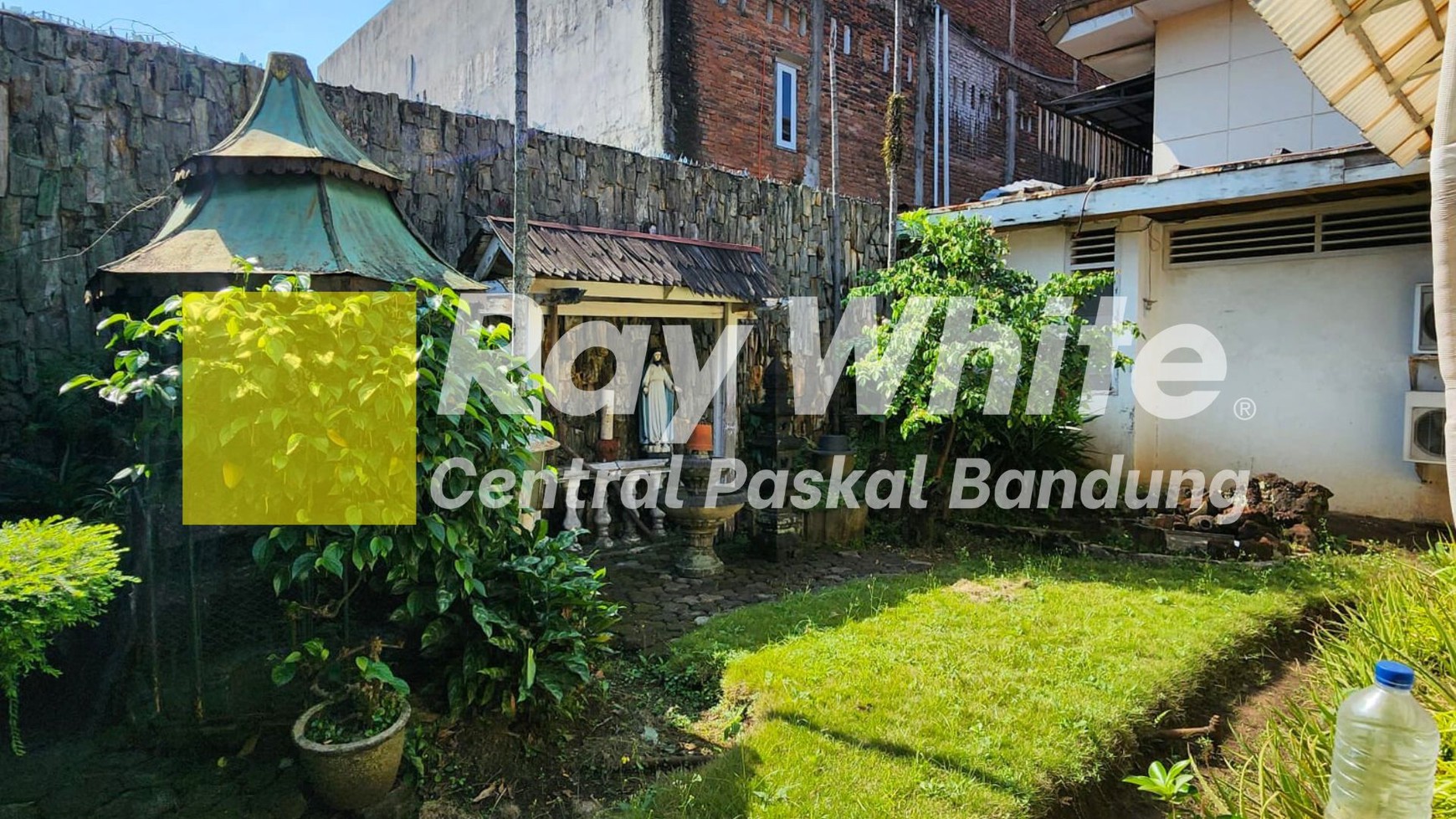 Rumah Megah di Sayap Riau Bandung