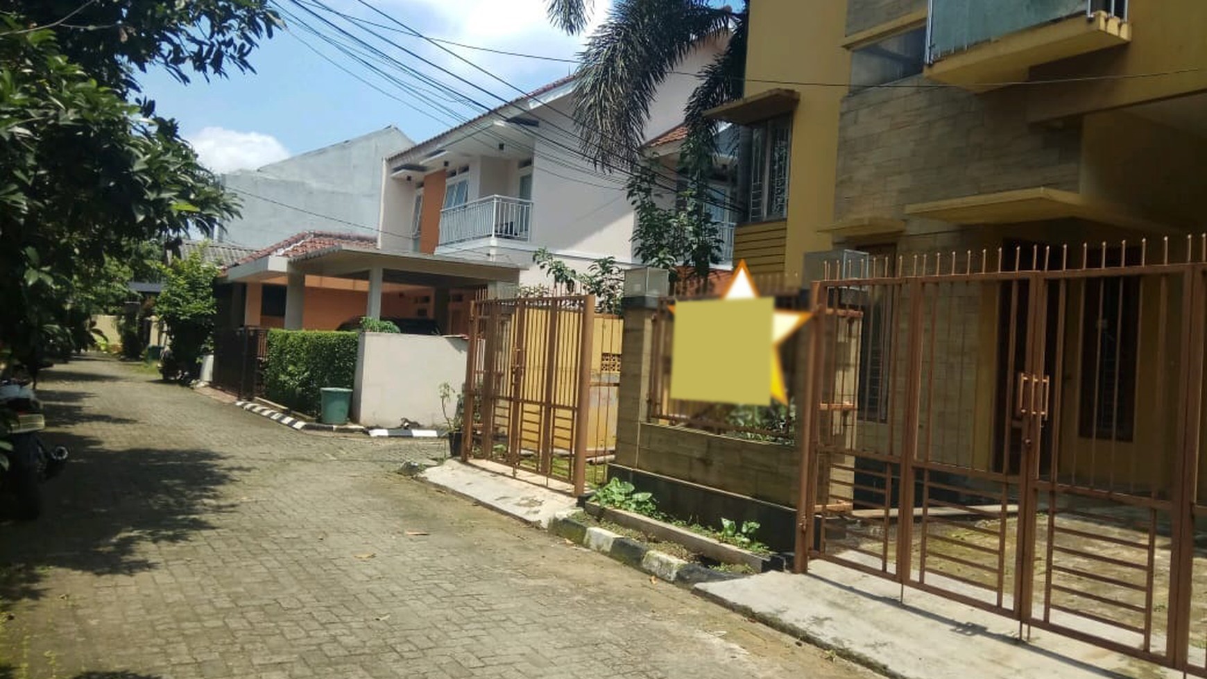 Rumah 2,5 Lantai Siap Huni dengan Hunian Nyaman dan Asri @Depok