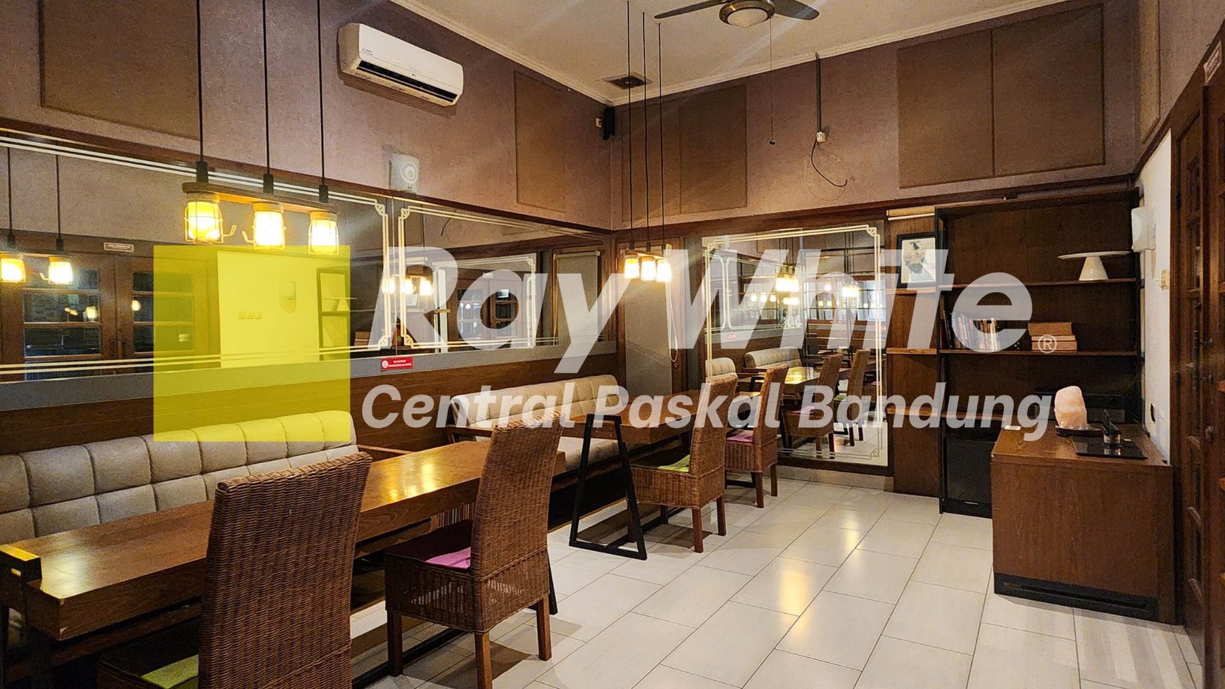 Rumah Usaha Eks Cafe di Sayap Dago Bandung