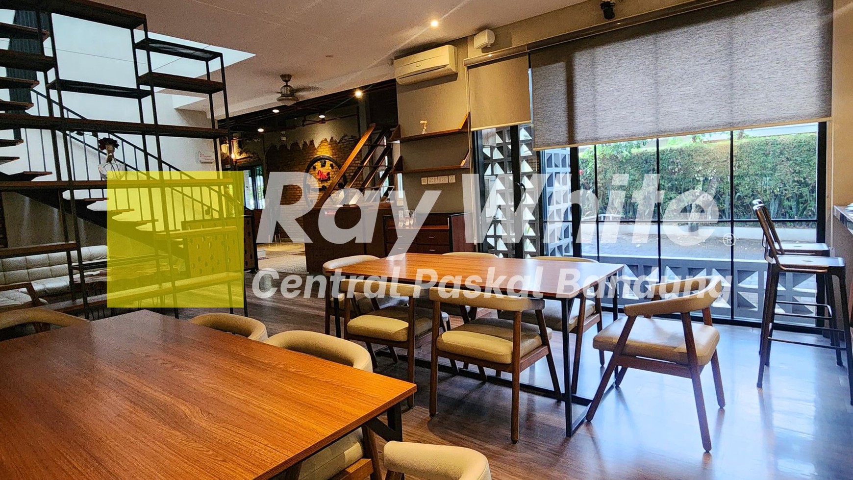 Rumah Usaha Eks Cafe di Sayap Dago Bandung