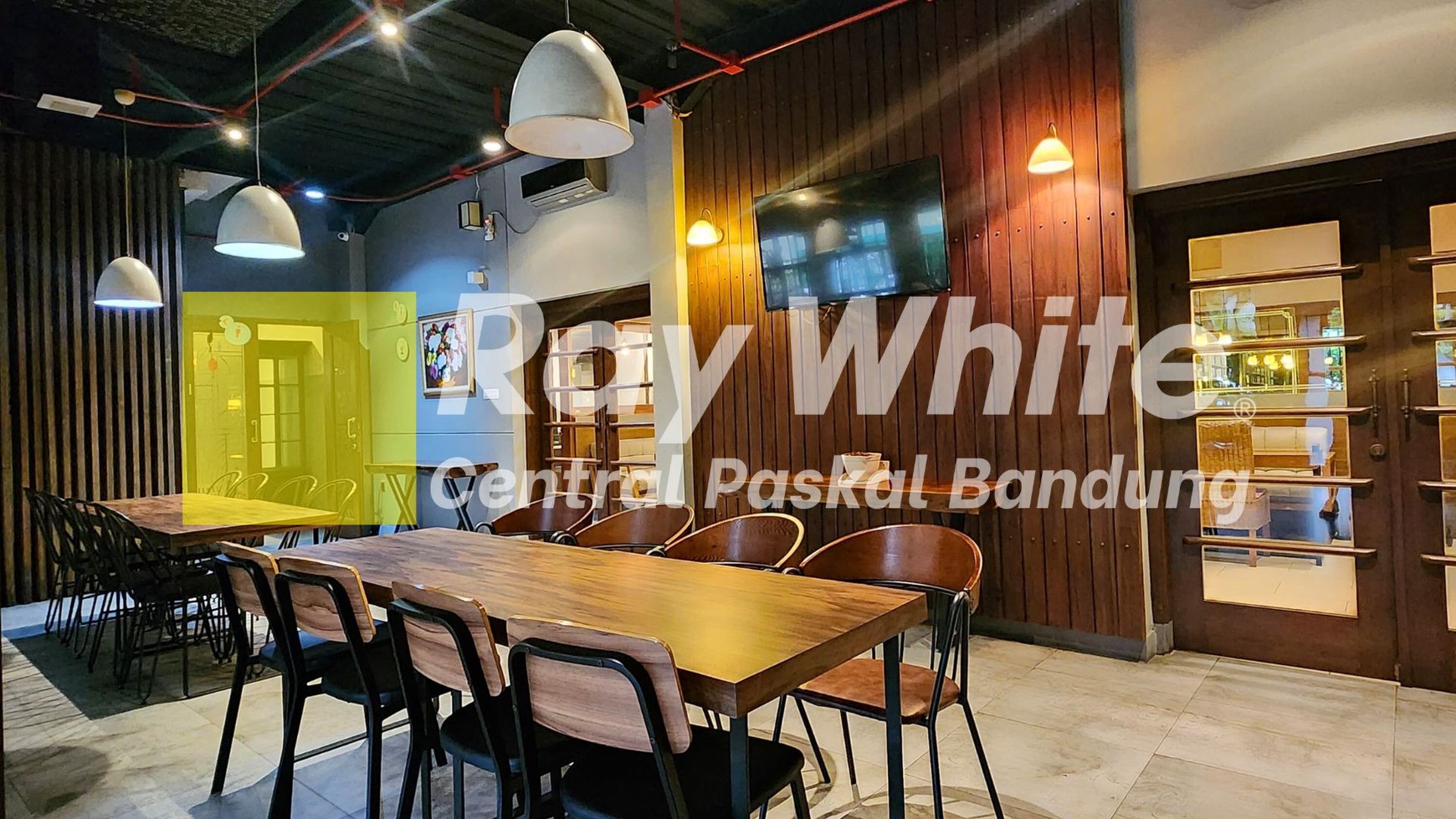 Rumah Usaha Eks Cafe di Sayap Dago Bandung