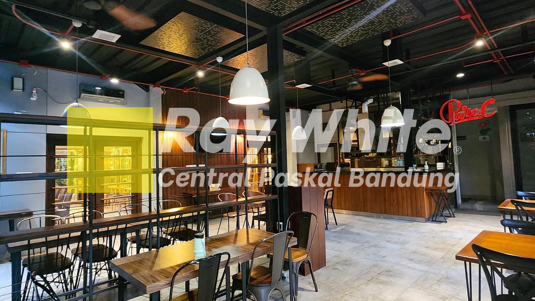 Rumah Usaha Eks Cafe di Sayap Dago Bandung