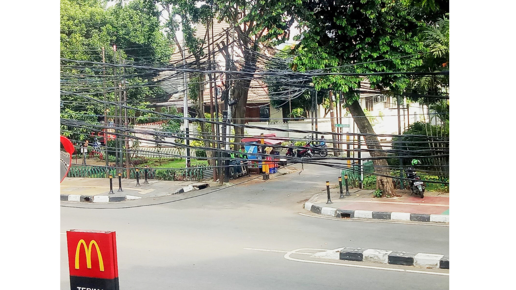 Rumah 2 lantai lokasi strategis di Pasar Minggu, Jakarta Selatan