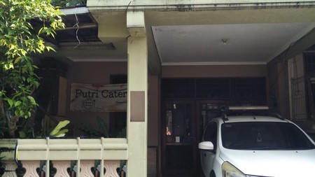 DIJUAL RUMAH DEKAT PASAR MODERN BSD