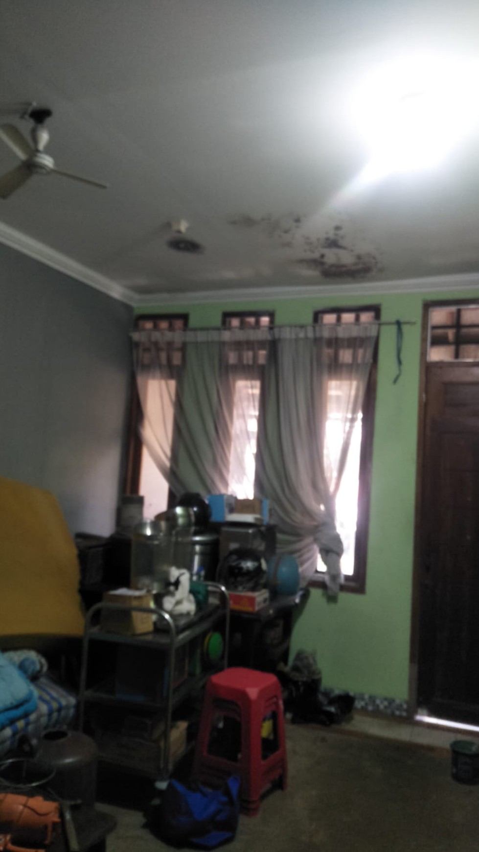 DIJUAL RUMAH DEKAT PASAR MODERN BSD