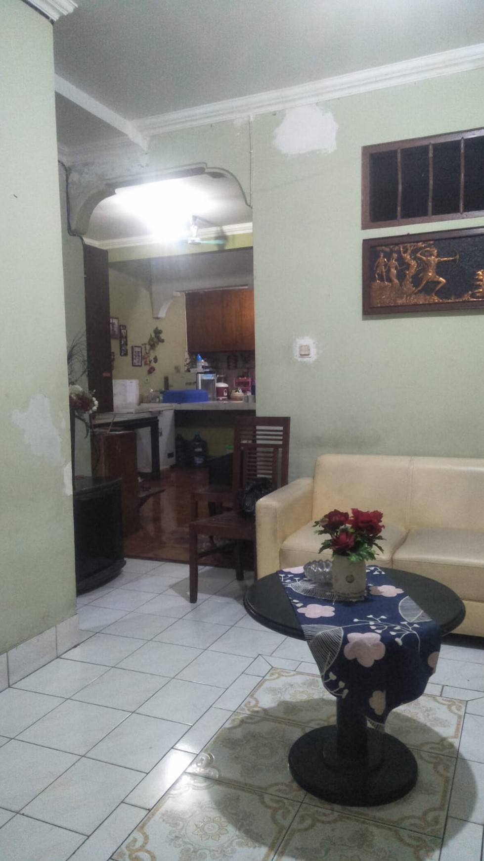 DIJUAL RUMAH DEKAT PASAR MODERN BSD