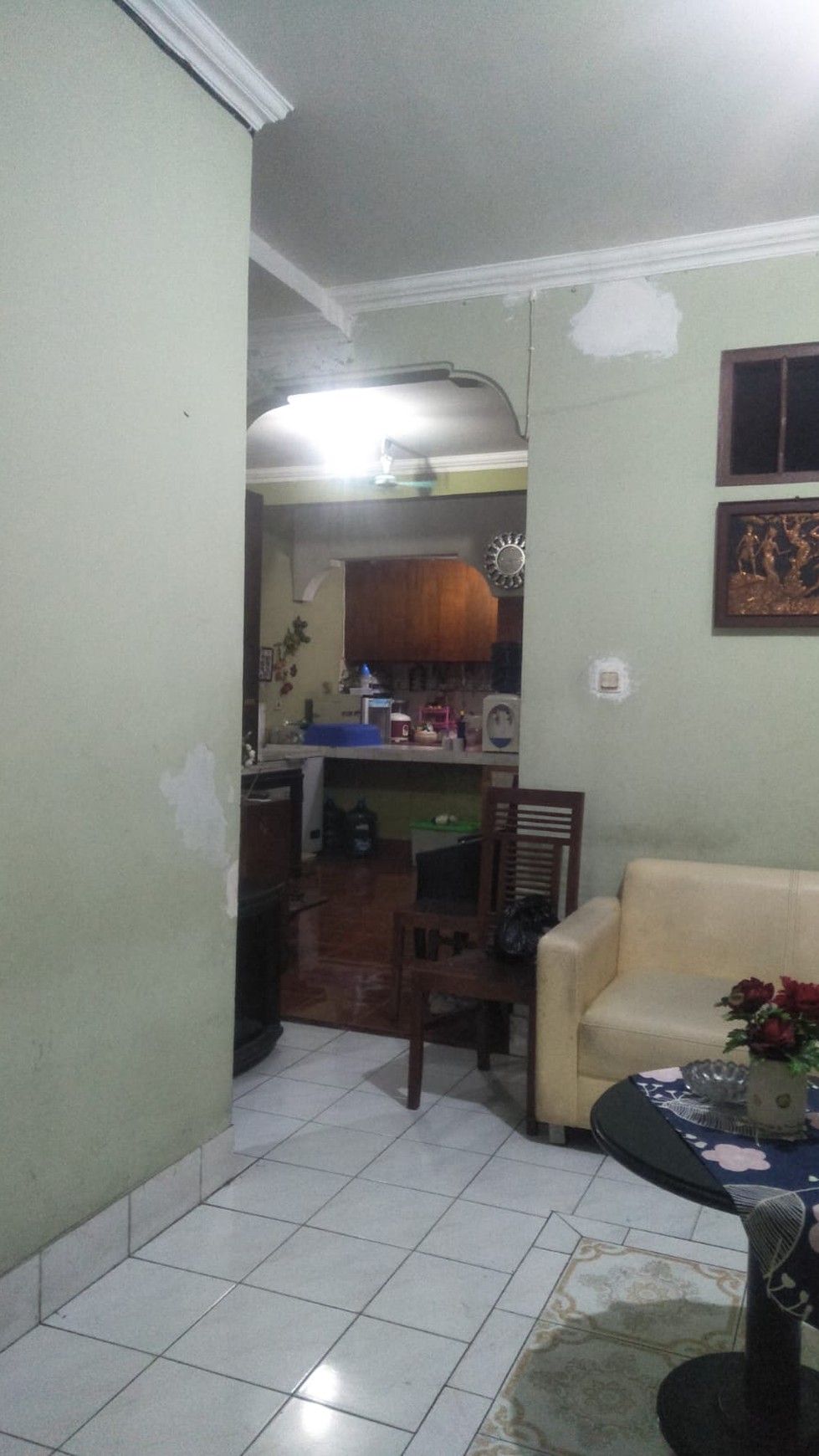 DIJUAL RUMAH DEKAT PASAR MODERN BSD