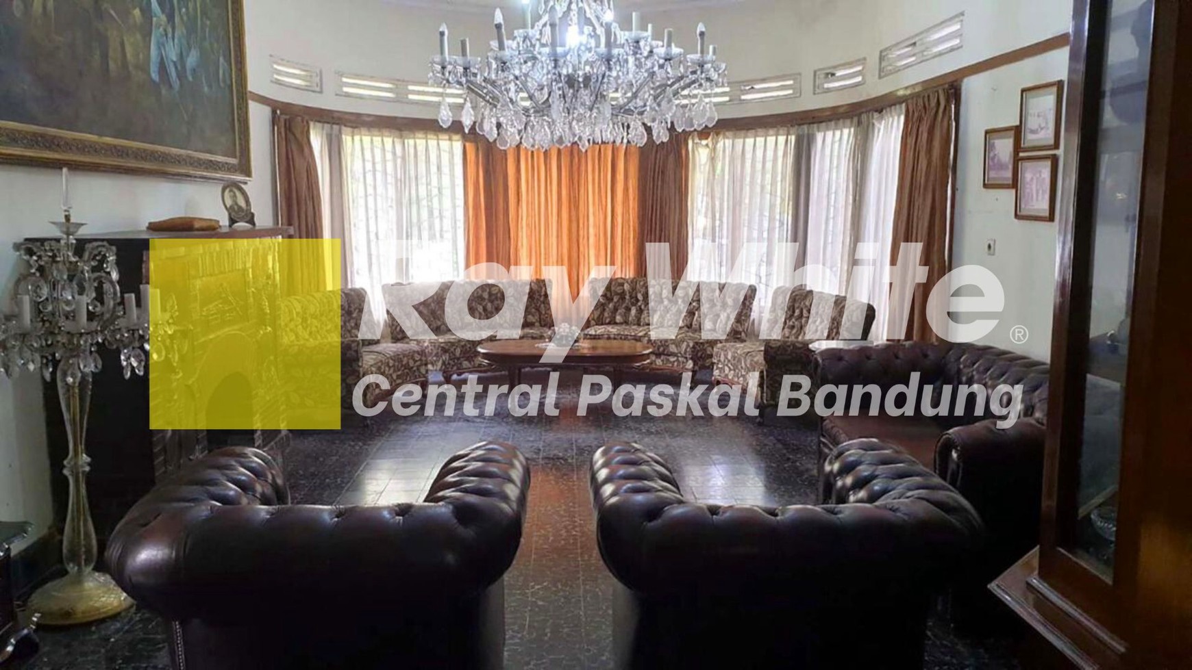 Rumah Megah di Karang Tinggal Sukajadi Bandung