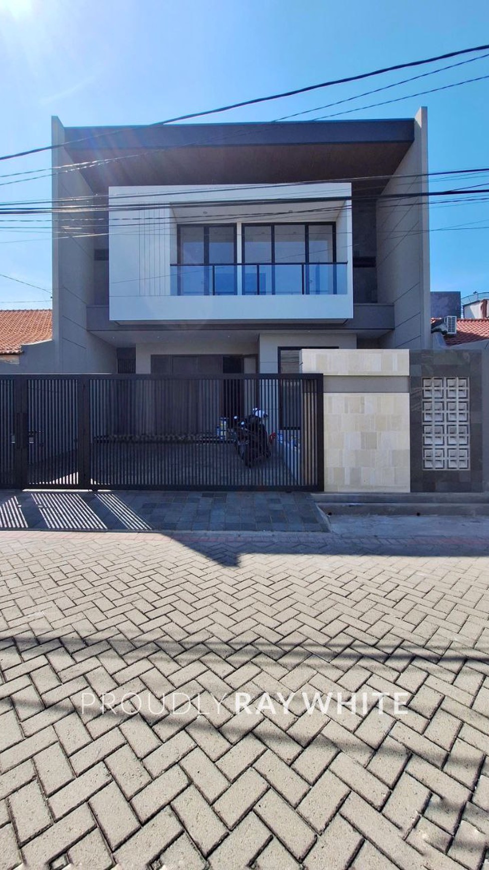 RUMAH MEWAH BARU GRESH, MANYAR JAYA SURABAYA