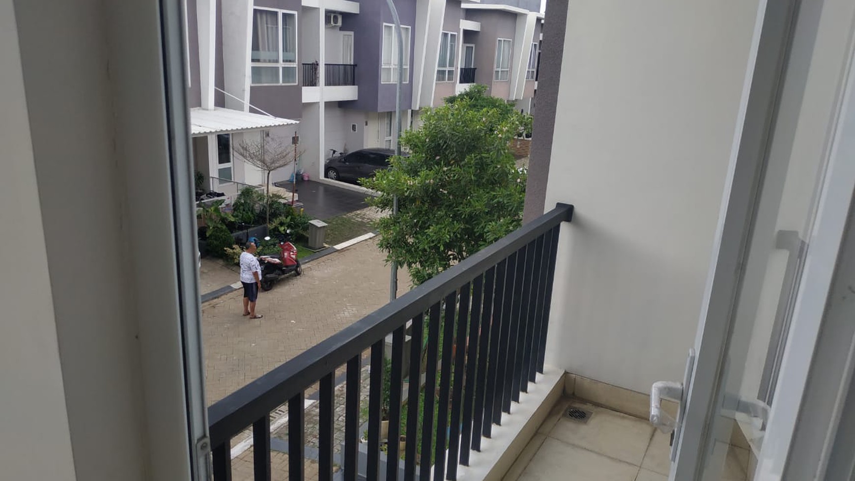 Dijual SEGERA Rumah Bagus Di Komplek Taman Berryl Residence, Graha Raya Bintaro, Tangerang Selatan