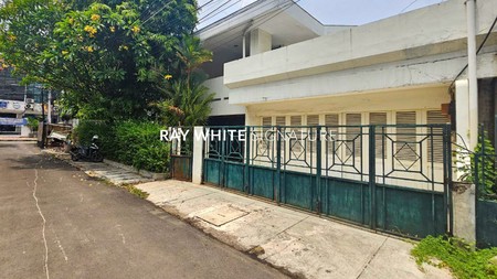 Jual 2 Rumah Lama Untuk Usaha di Jl Cempaka Putih II