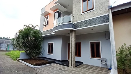 Rumah Bagus Di Cluster Bintaro Crown Ciputat Tangerang Selatan