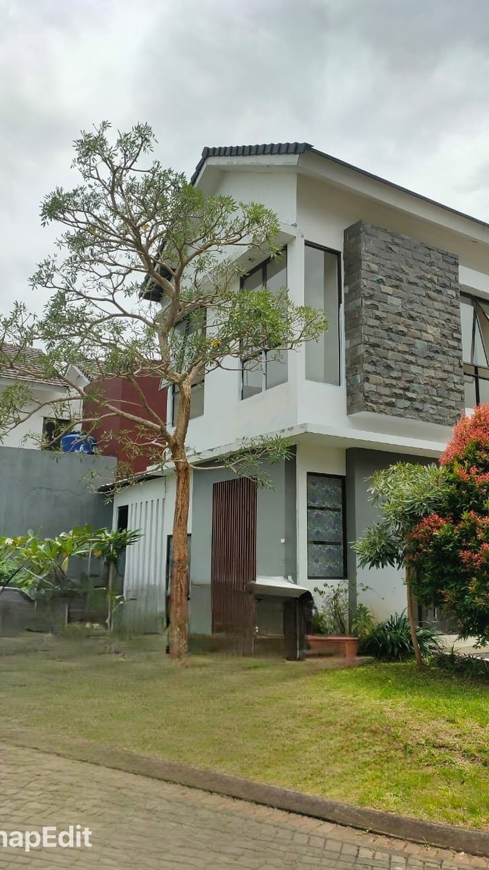 Dijual Rumah 2 Lantai Di Graha  Raya #DG