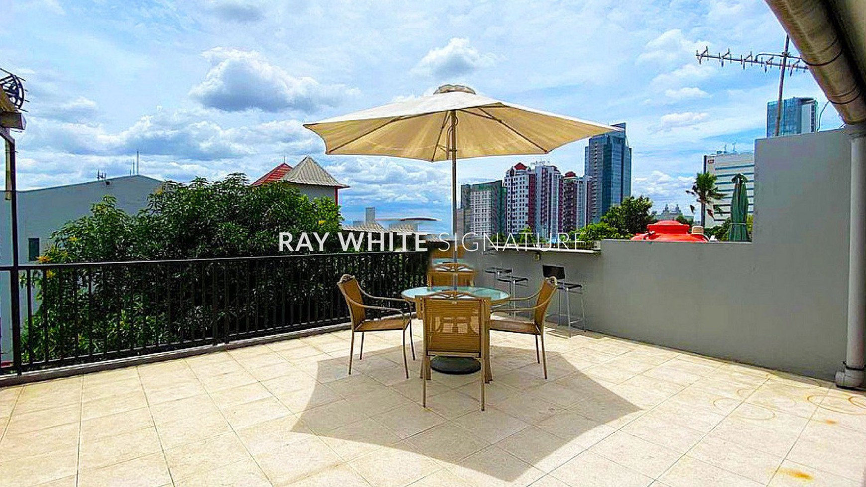 Rumah Hitung Tanah Area Cipete