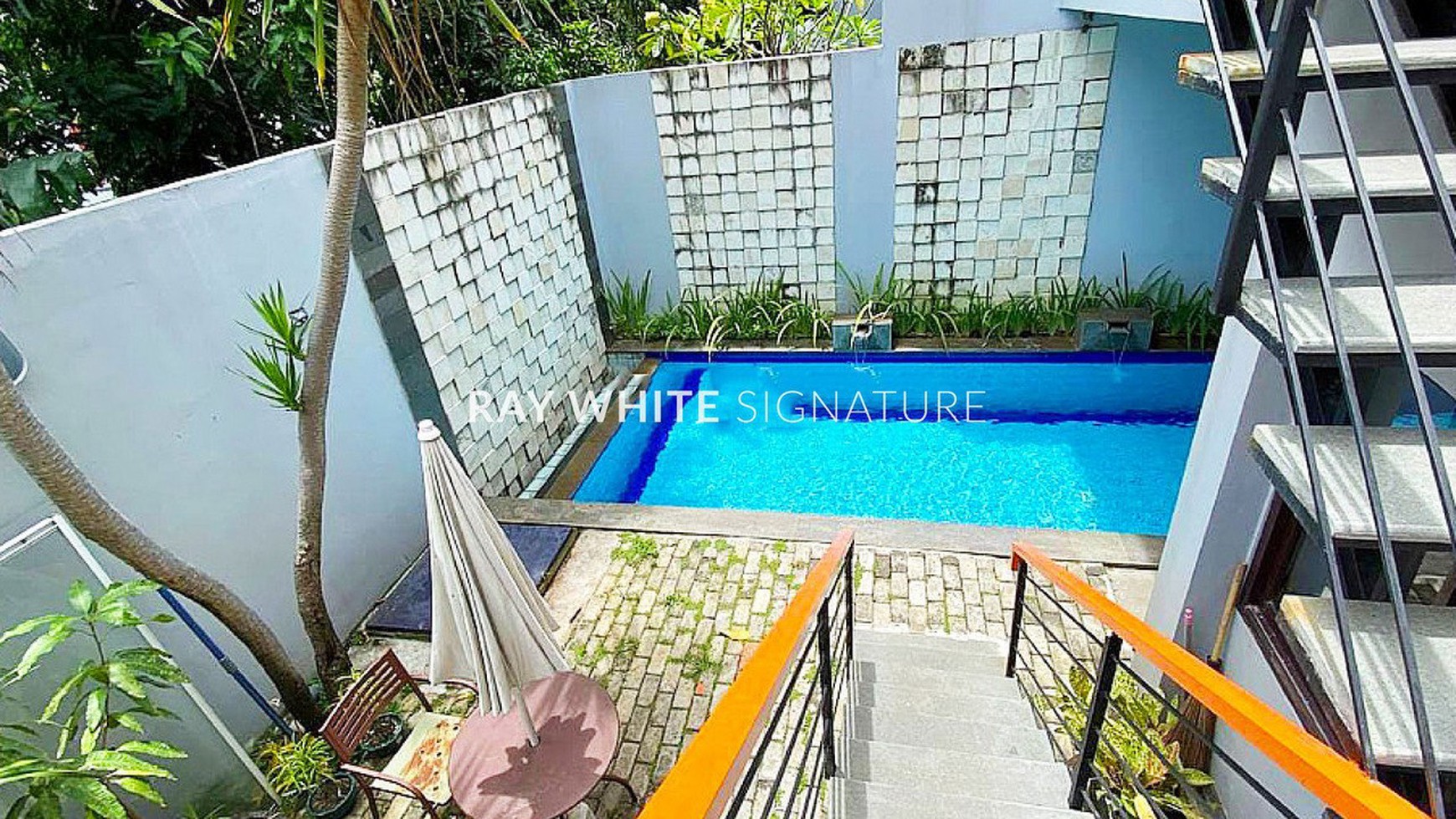 Rumah Hitung Tanah Area Cipete